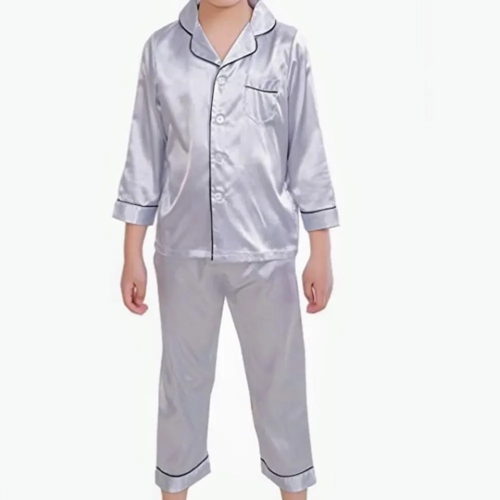 Nwt BOYS GIRLS SILVER UNISEX SATIN PAJAMA SET - Picture 2 of 8